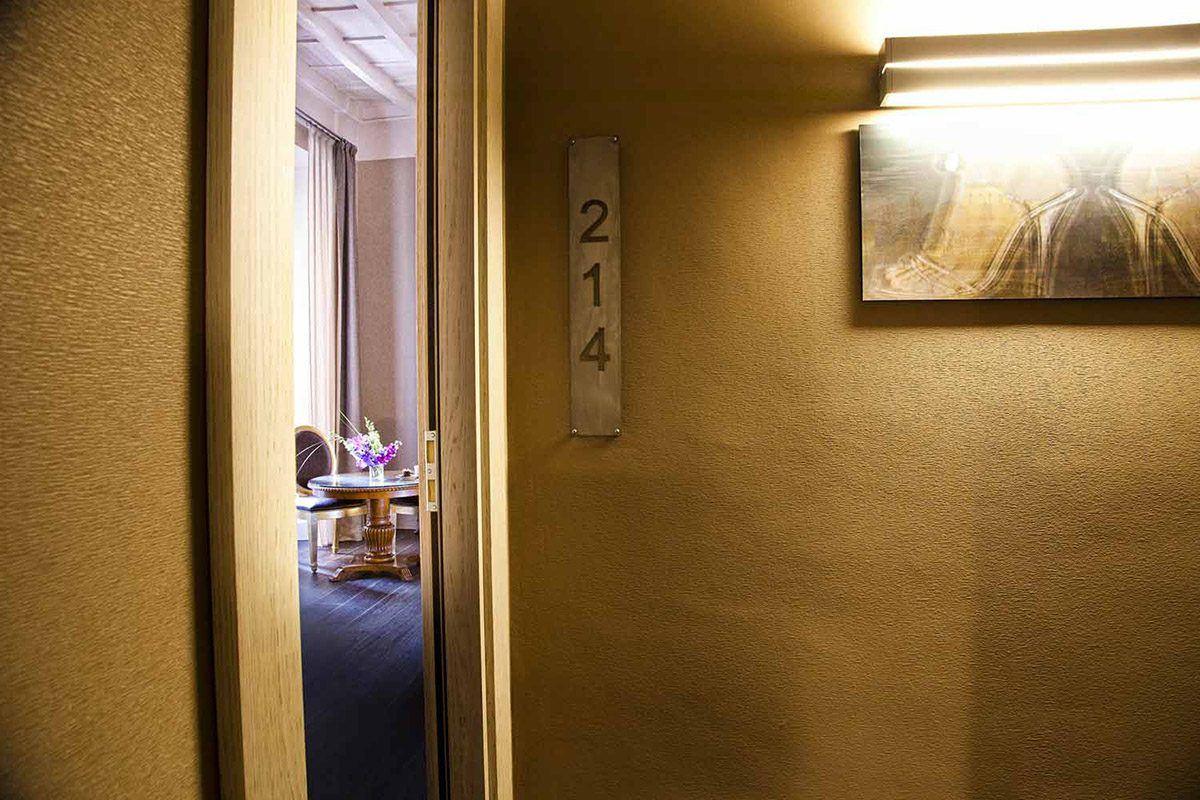 Corso 12 — 8